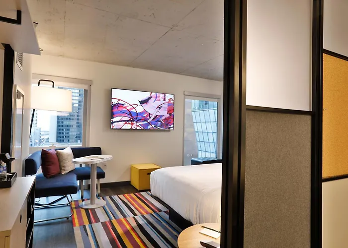 Aloft By Marriott Mag Mile Chicago